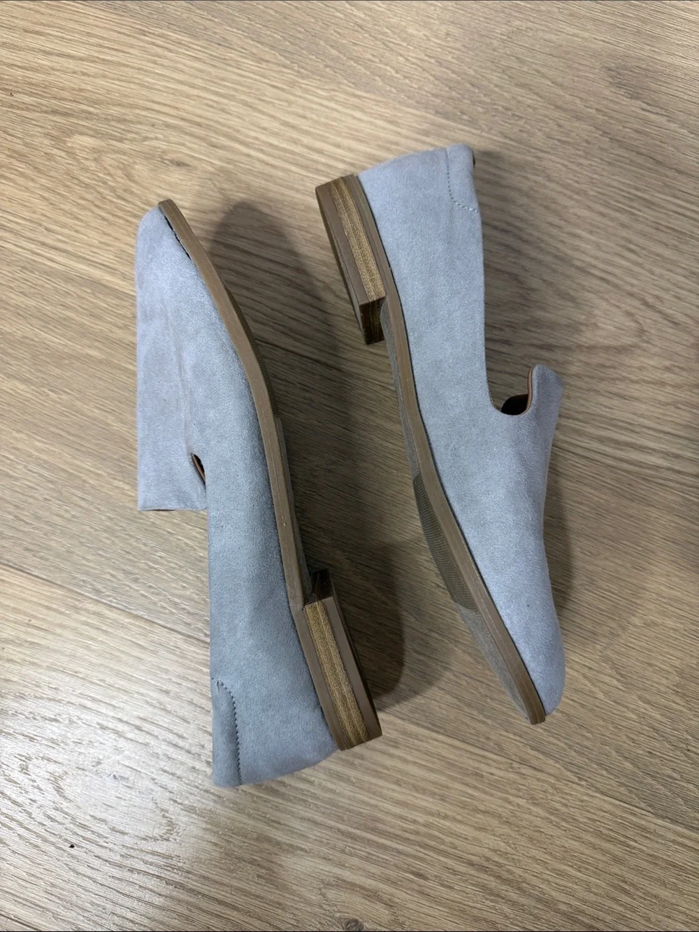 Universal Thread Women's Suede Slip-On Loafers in Light Gray Size 8